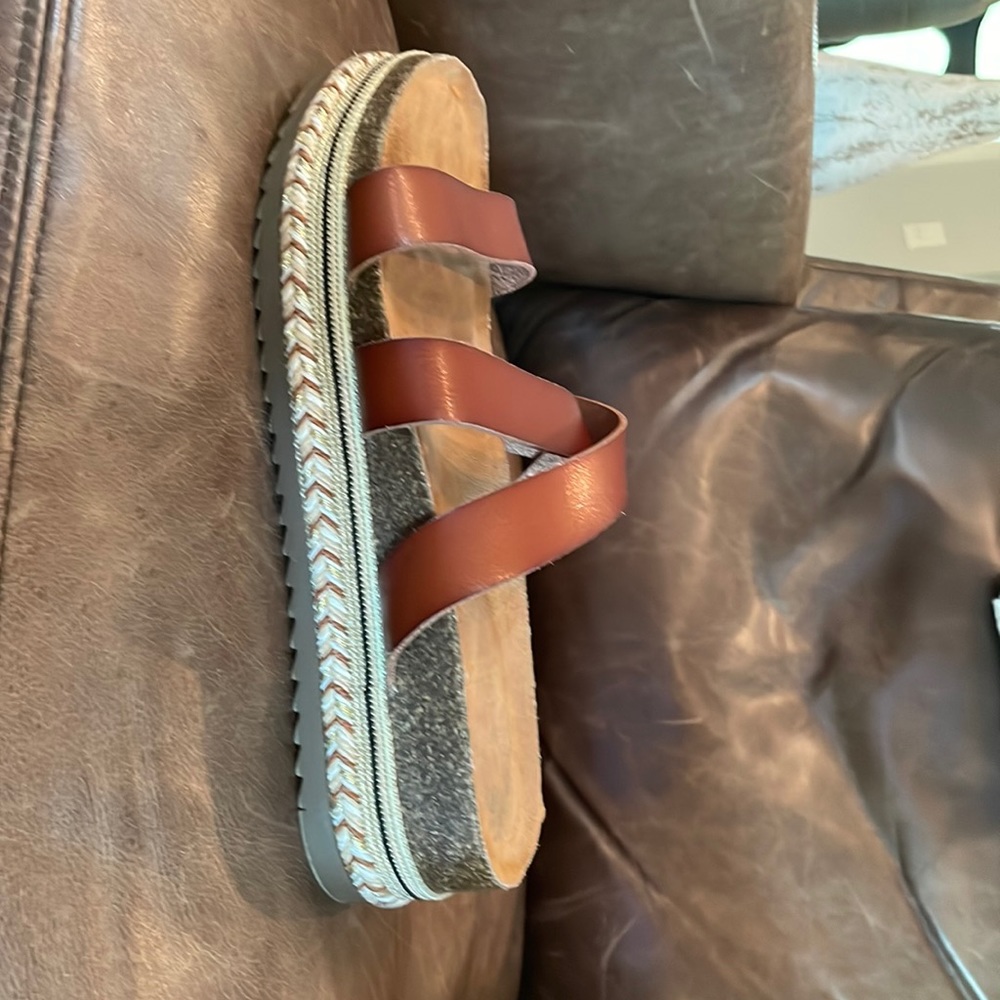 Leather Wedge Sandal size 9
